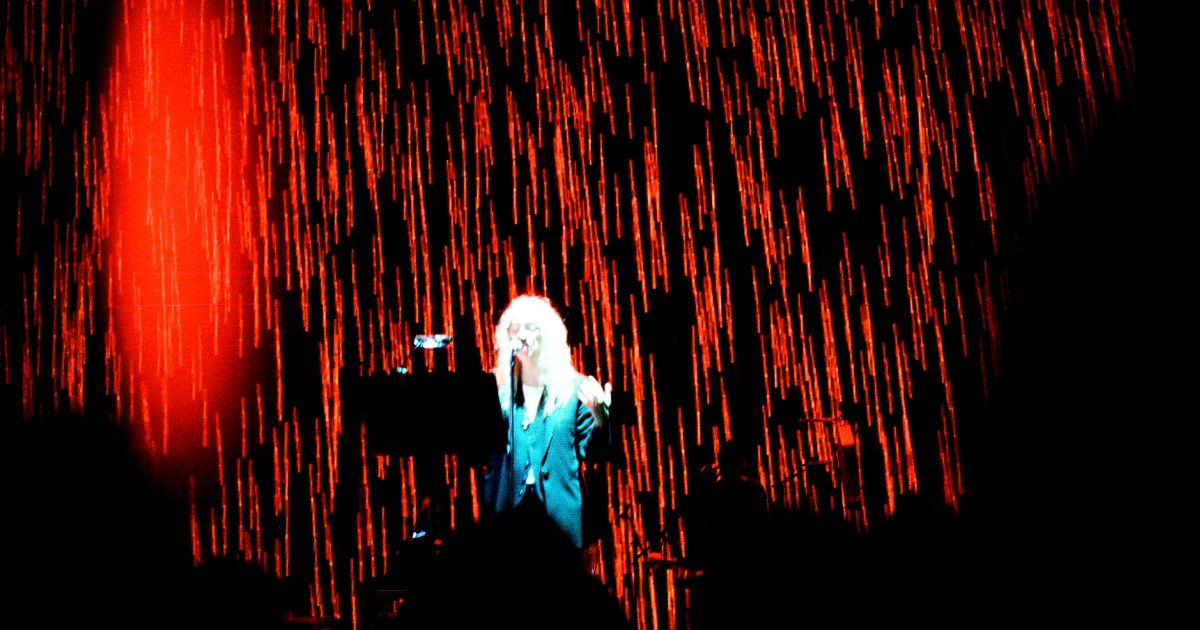 Soundwalk Collective with Patti Smith 'Cor-respondences